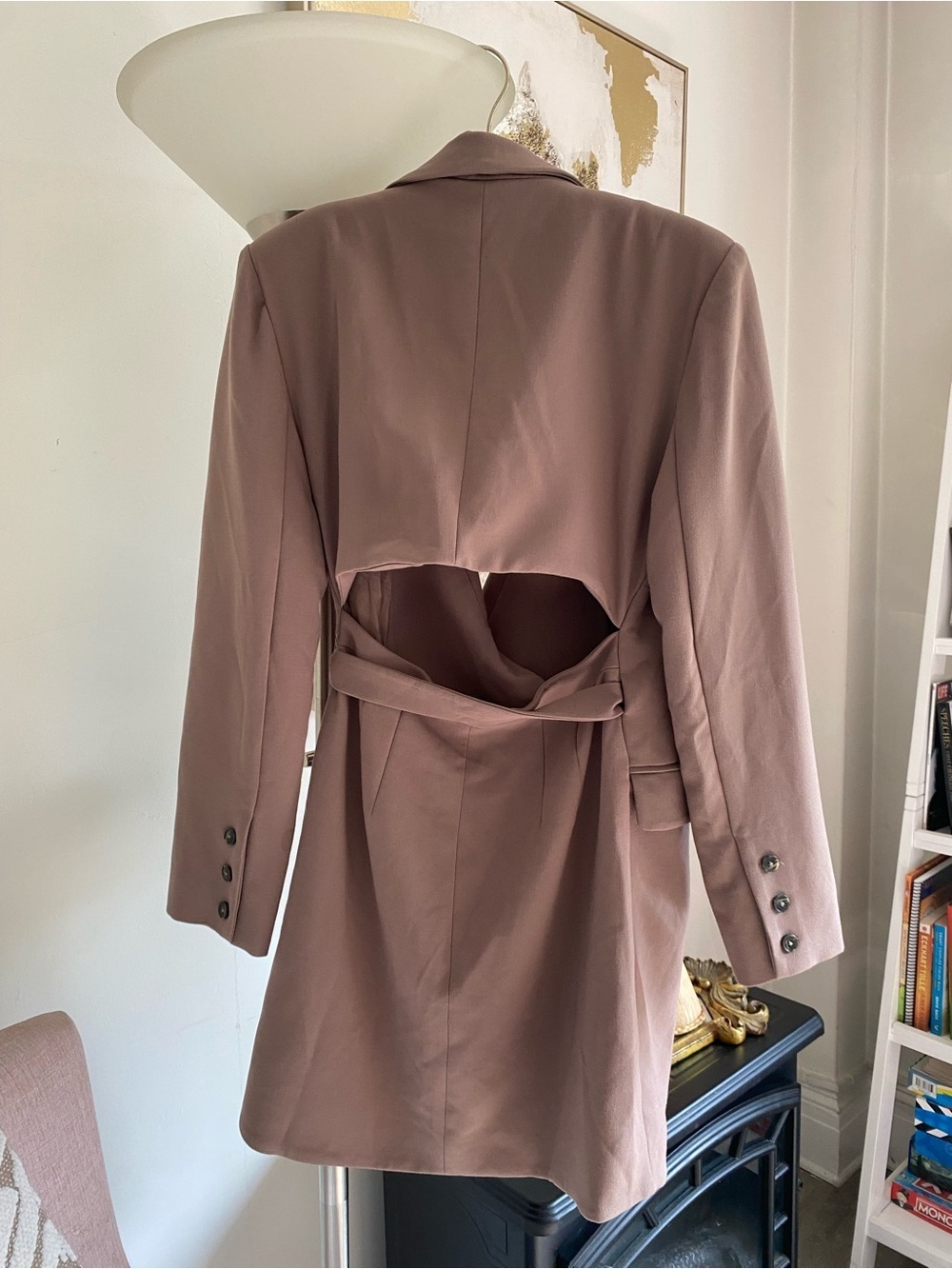 ANTHROPOLOGIE TAUPE TIE WAIST OPEN BACK BLAZER DRESS 8 - Picture 4 of 12